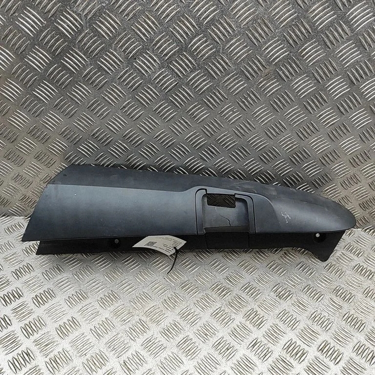 Moldings uz aizmugurējā spārna A4476903400