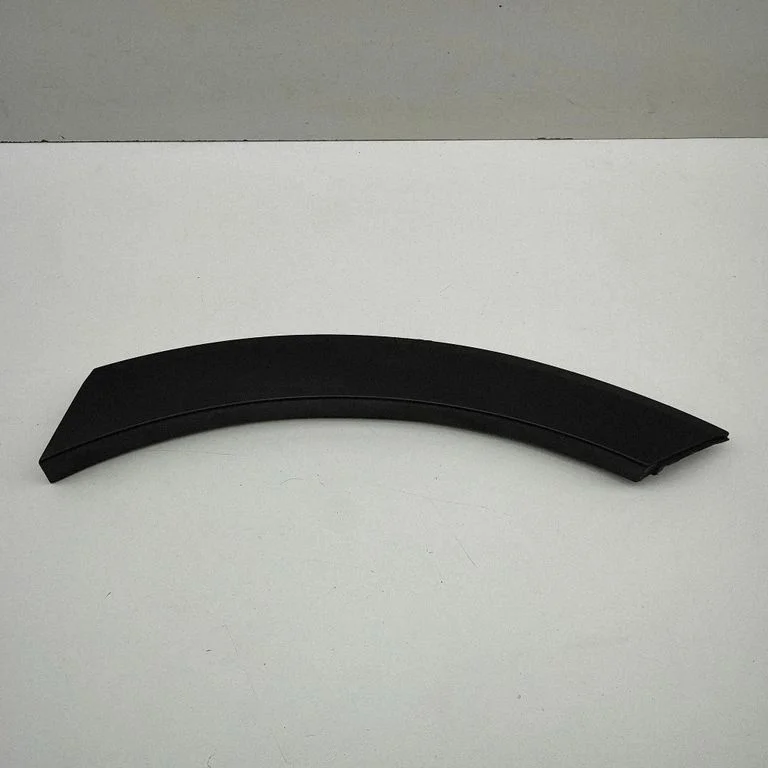 Moldings uz aizmugurējā spārna – KIA Sorento (2015-2020)