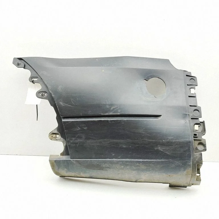Moldings uz aizmugurējā spārna – Ford E-Transit (2020-)