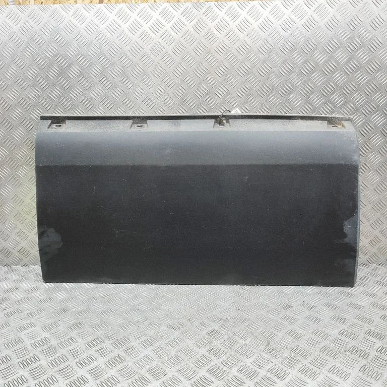 Moldings uz aizmugurējā spārna 5801811680
