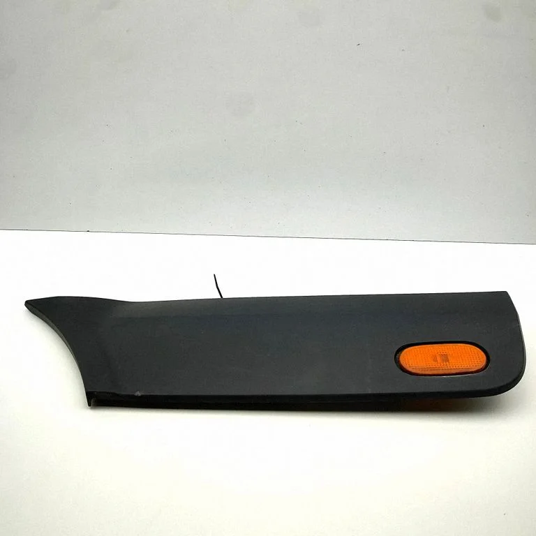Moldings uz aizmugurējā spārna A9066903262