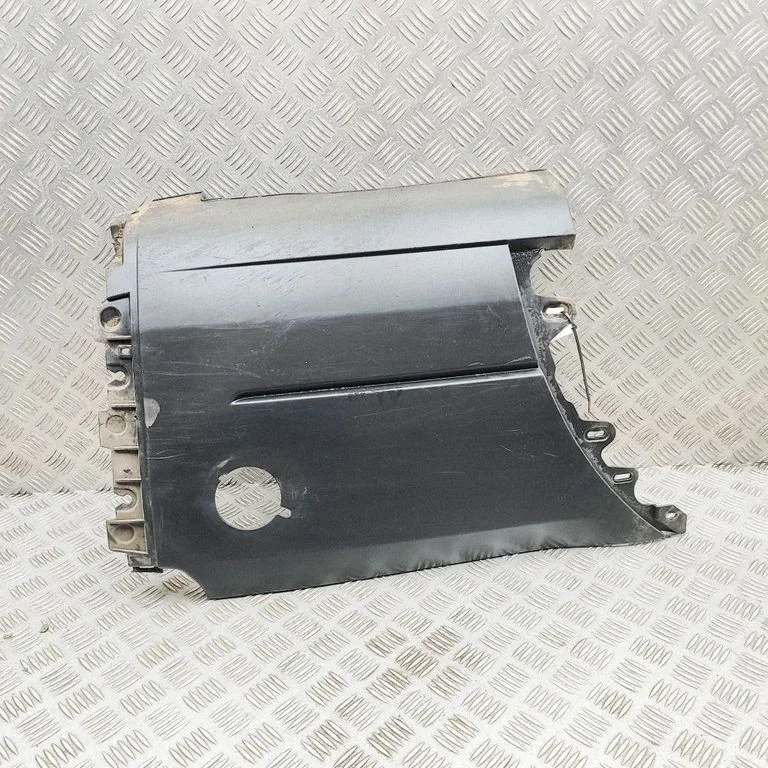 Moldings uz aizmugurējā spārna BK3117927DD