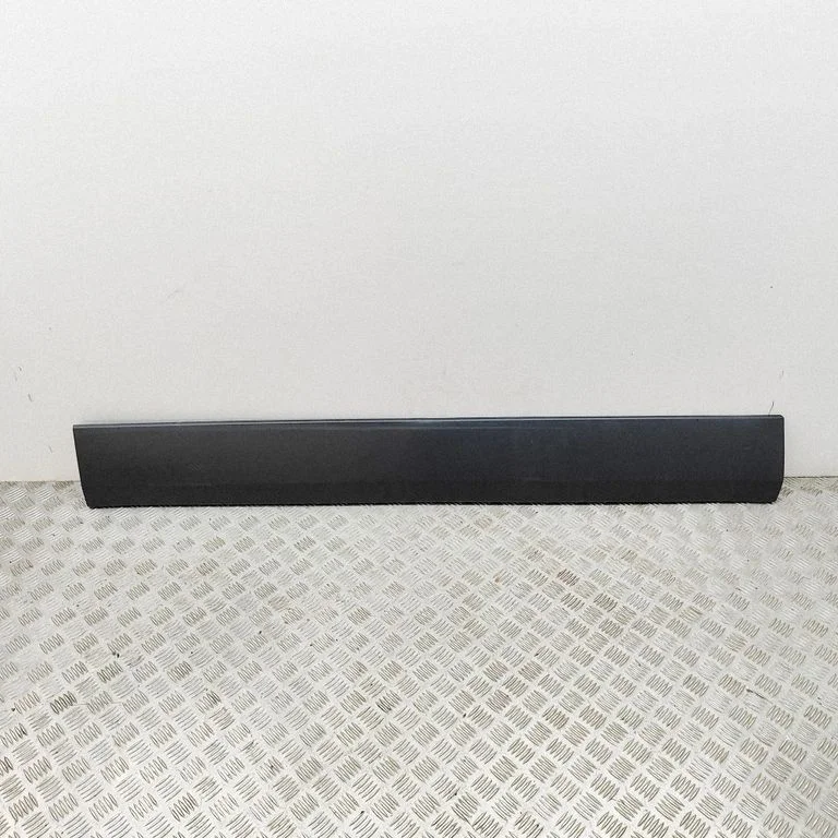 Rear fender molding trim – Mercedes-Benz Sprinter W906 (2006-2018)