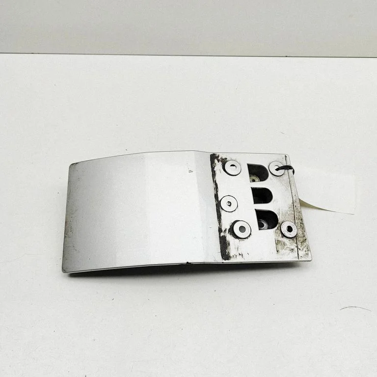 Moldings uz aizmugurējā spārna GK21V20206AB