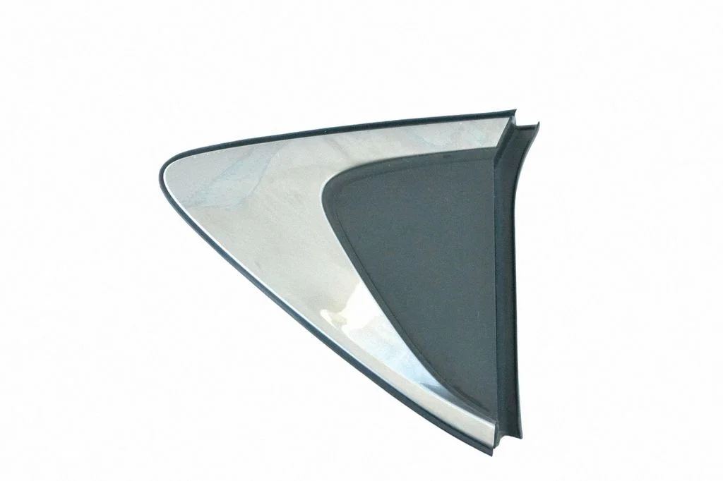 Moldings uz aizmugurējā spārna GHK150N10