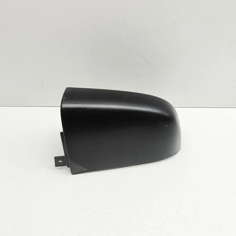 Moldings uz aizmugurējā spārna 93456217