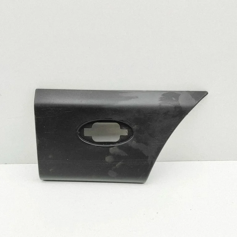 Moldings uz aizmugurējā spārna 768F30007R