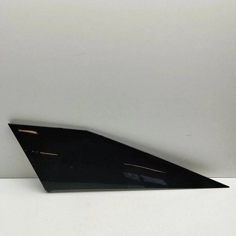Tagumise poritiiva liist 6250646010 – Lexus RZ (2023-)