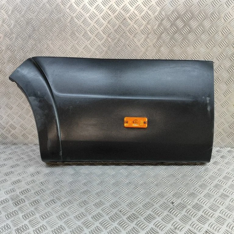 Moldings uz aizmugurējā spārna 1311546070