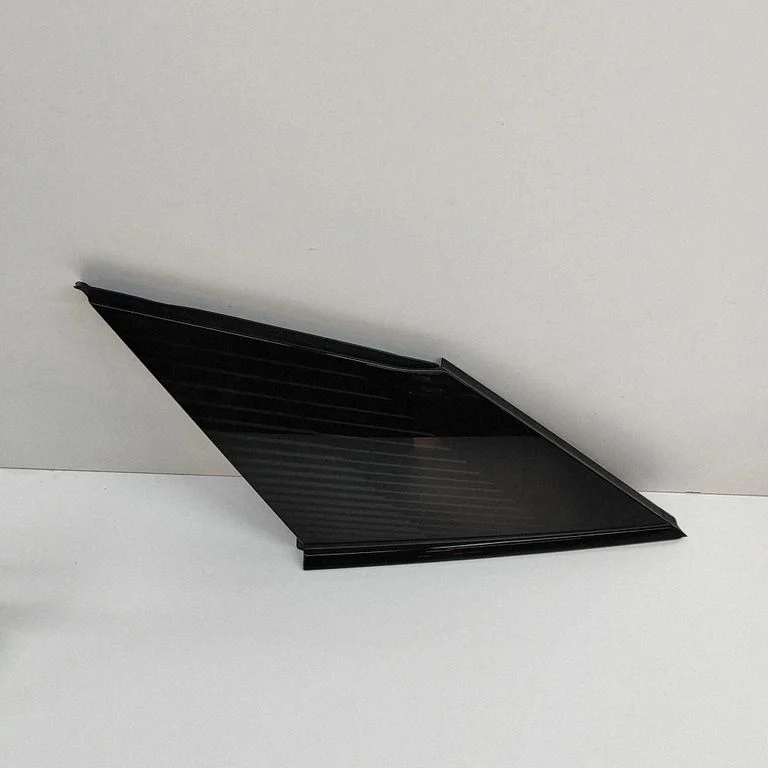 Moldings uz aizmugurējā spārna 9839244080