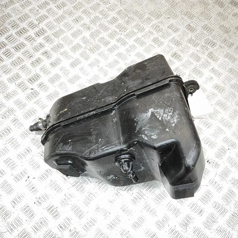AdBlue liquid reservoir – BMW 5 Series G30 G31 G38 (2016-)