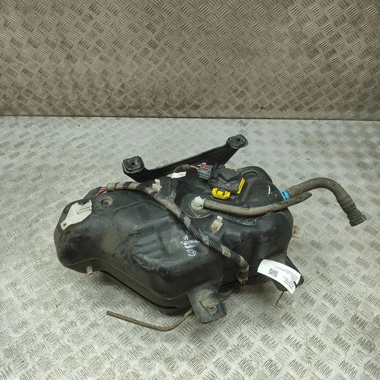 AdBlue šķidruma tvertne GK215J228AF