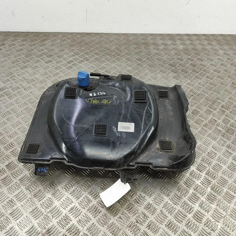 AdBlue šķidruma tvertne 670031733