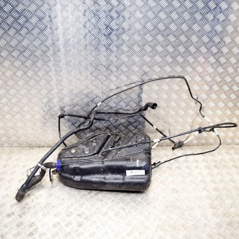 AdBlue liquid reservoir – Land Rover Range Rover Sport L494 (2013-)