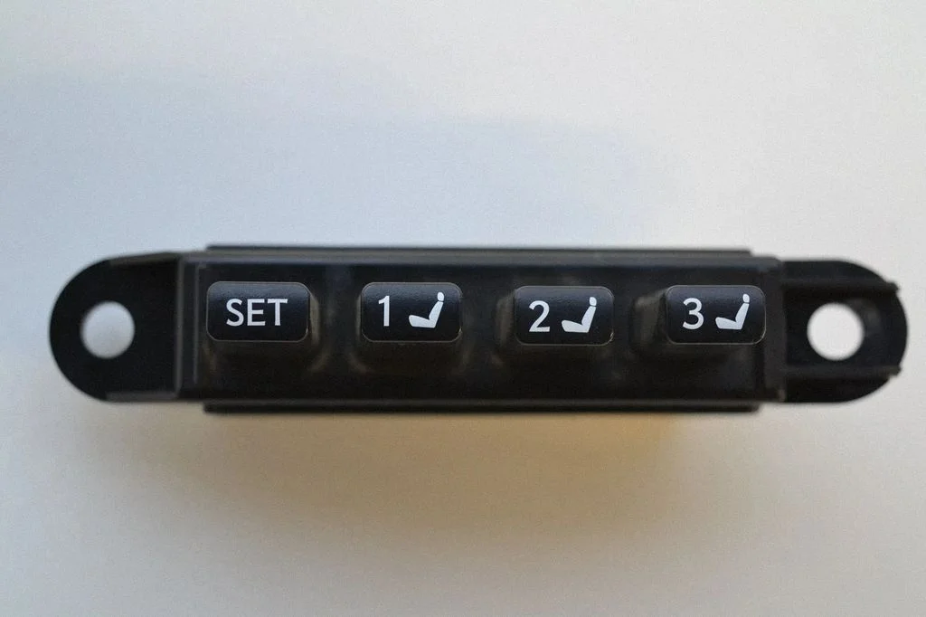 Seat control module 15A91115A912