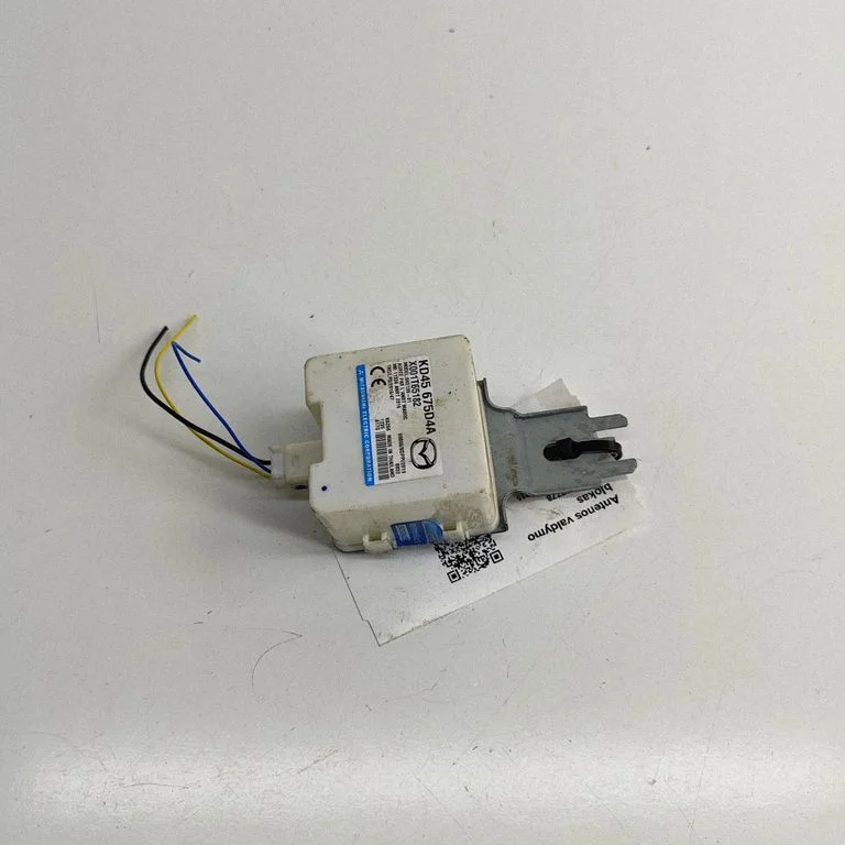 Bezatslēgas sistēmas KESSY (keyless) vadības bloks/modulis KD45675D4A