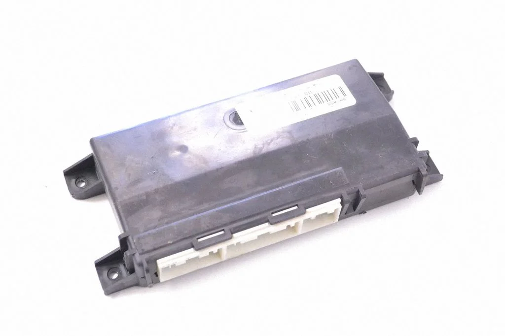 Sēdekļa vadības bloks 4R8313C791BB