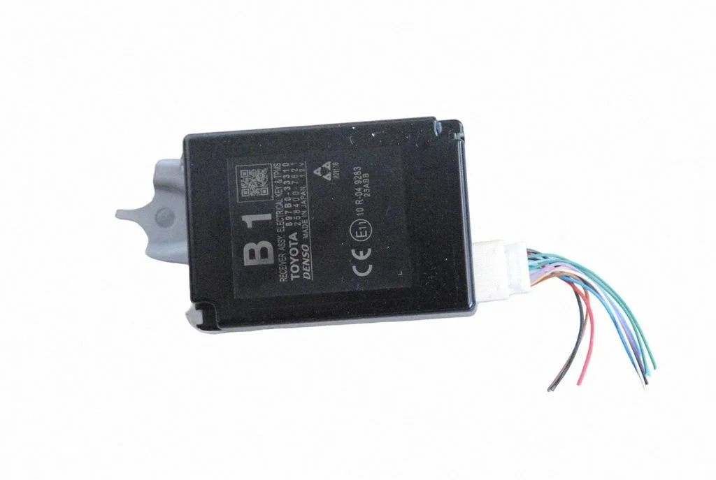 Võtmeta süsteemi KESSY (keyless) juhtplokk/moodul 2584007621 – Lexus ES VII XZ10 (2018-2021)