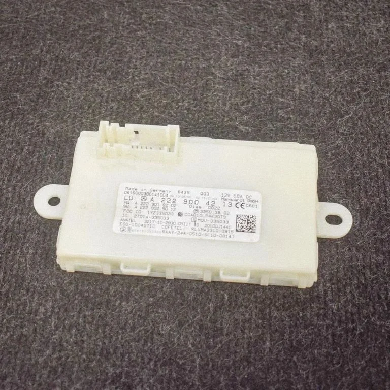 Bezatslēgas sistēmas KESSY (keyless) vadības bloks/modulis 33503802