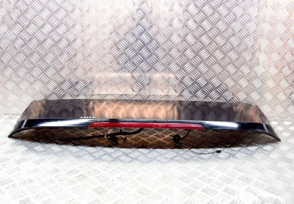 Tailgate/trunk spoiler 7305042