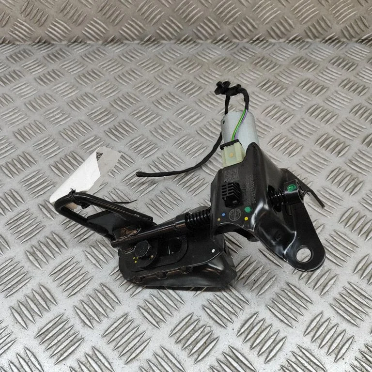 Rear seat headrest – Fisker Ocean (2022-2024)