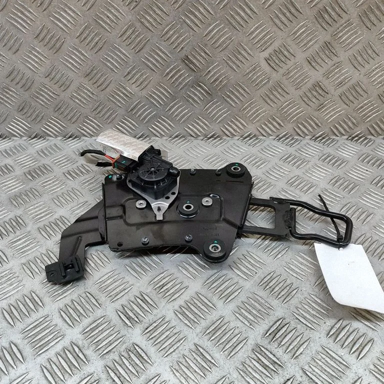 Rear seat headrest 9818734280