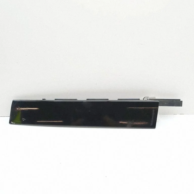 Listwa szyby drzwi przednich 1T3837902 – Volkswagen ID.4 (2020-)
