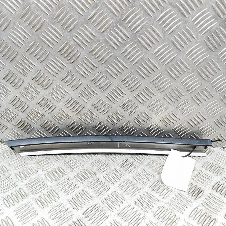 Esiukse klaasi liist N24359605C