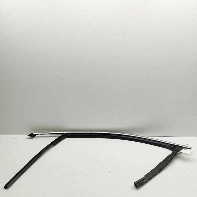 Front door glass trim molding – Audi Q4 e-tron (2021-)