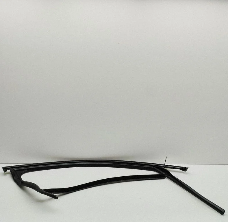 Front door glass trim molding 4K0837644A