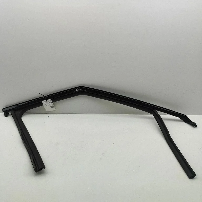 Front door glass trim molding 82860EV010