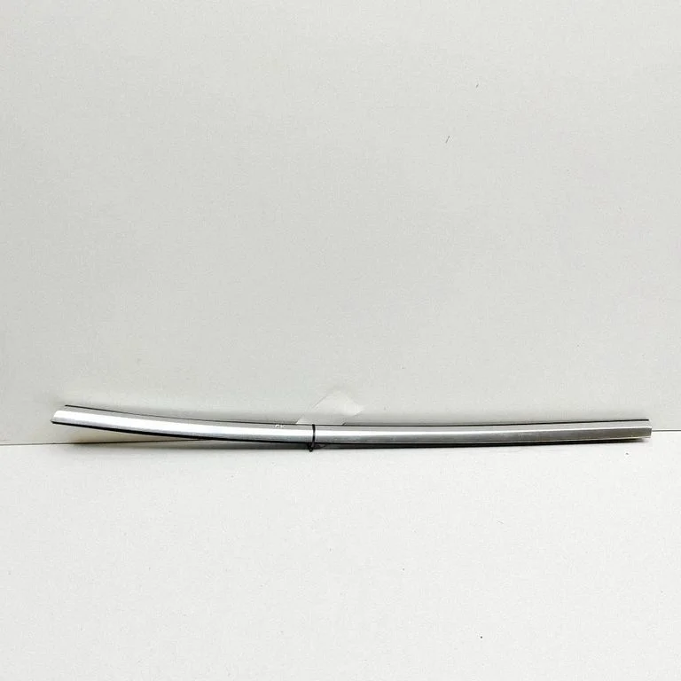 Listwa szyby drzwi przednich 108068100F