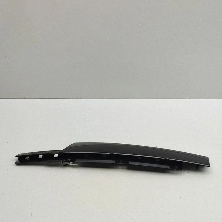 Front door glass trim molding – Audi Q4 e-tron (2021-)