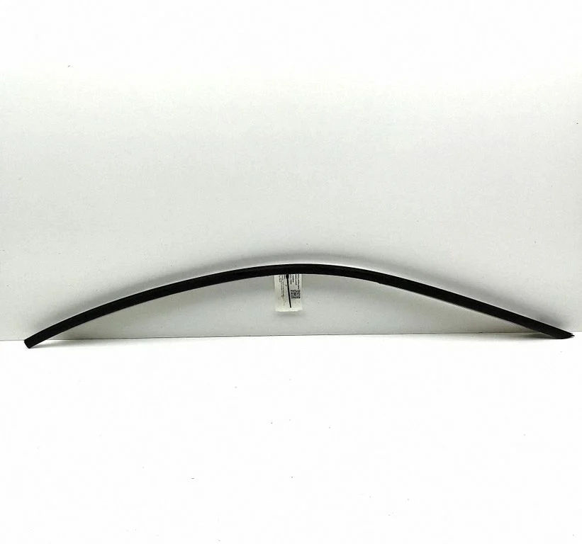 Front door glass trim molding SU00308601