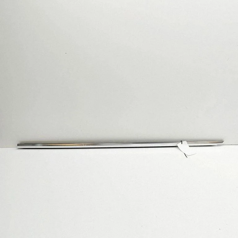 Esiukse klaasi liist A1677207309