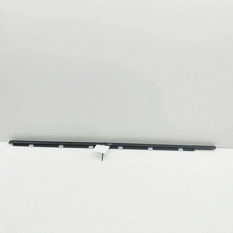 Esiukse klaasi liist 82210CV000