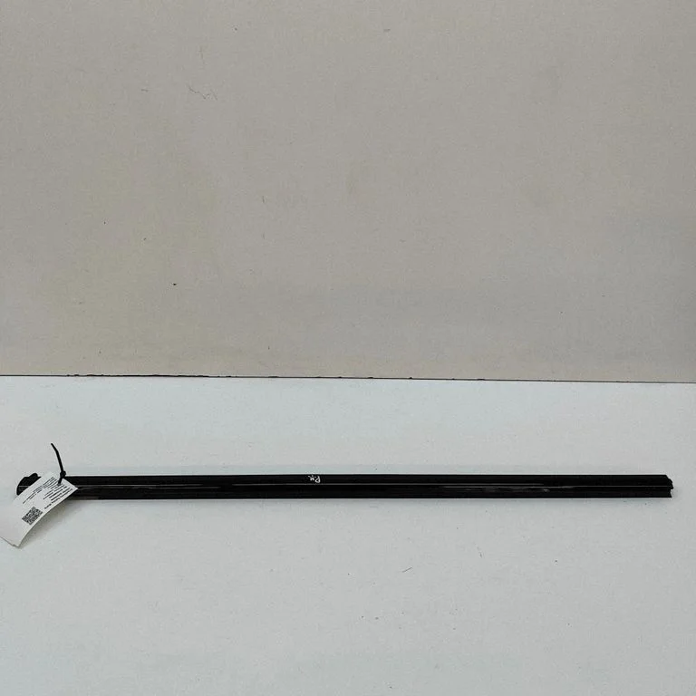 Listwa szyby drzwi przednich 5A058D7