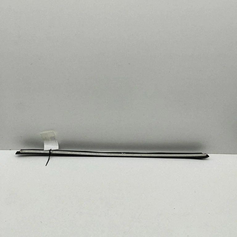 Esiukse klaasi liist 8204227