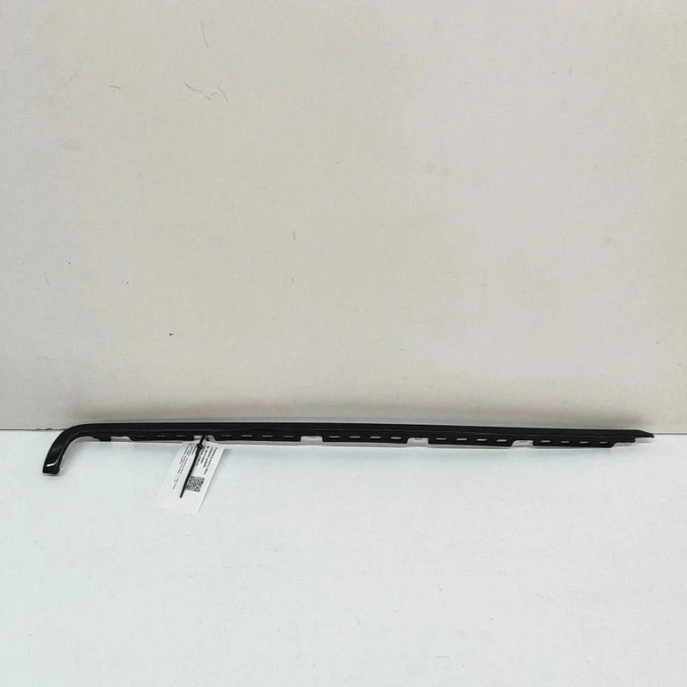 Front door glass trim molding A2386908301