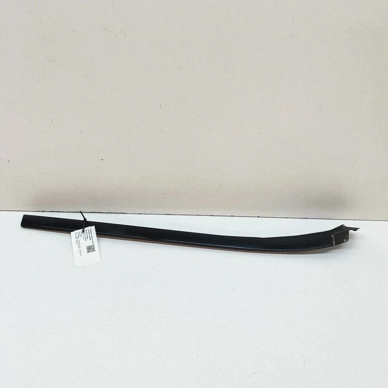 Front door glass trim molding A2386905200