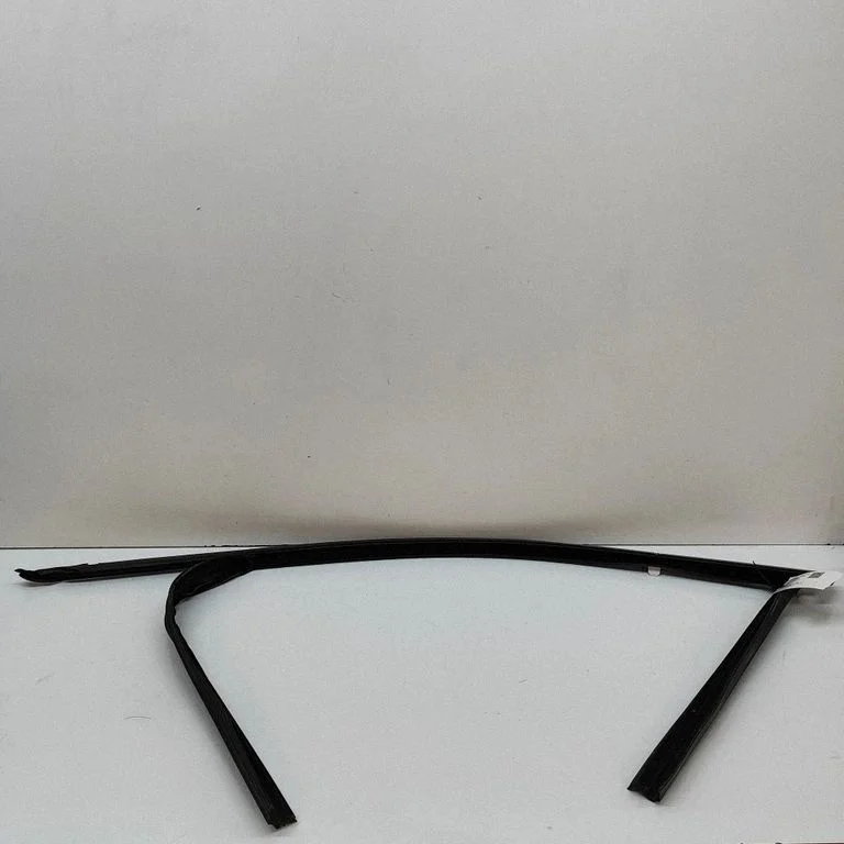 Listwa szyby drzwi przednich 5A05897