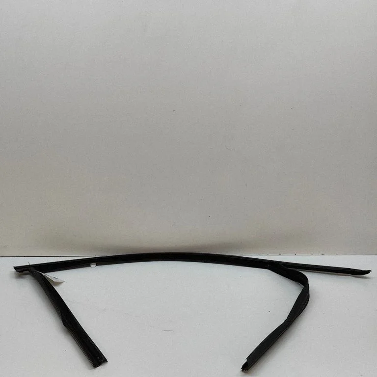 Listwa szyby drzwi przednich 5A05898