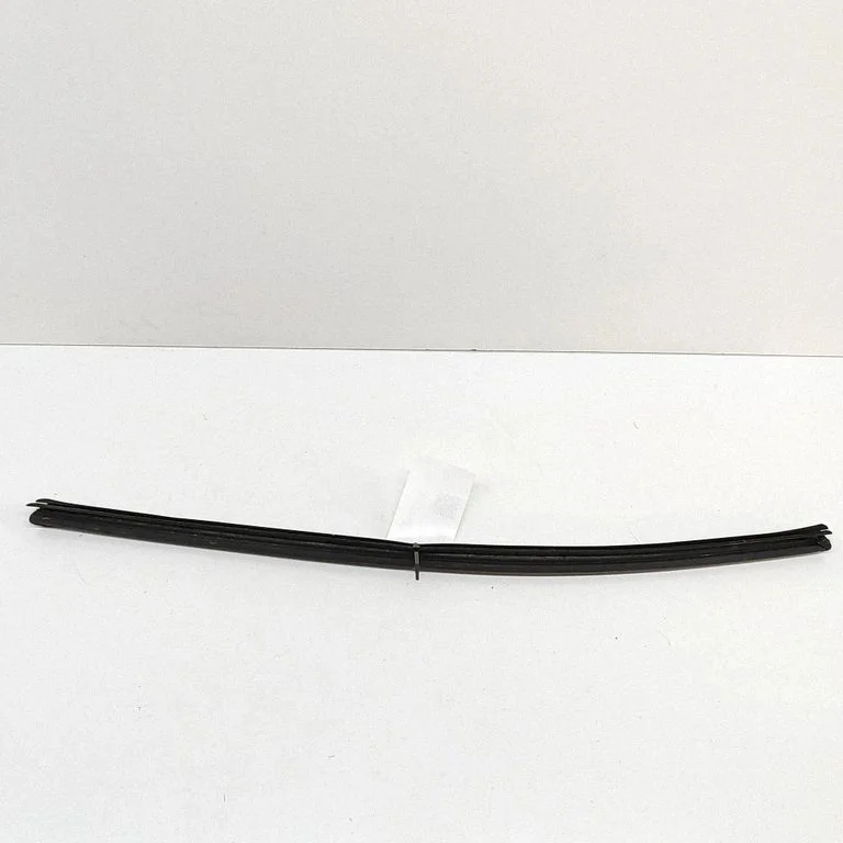 Listwa szyby drzwi przednich 82231B2000
