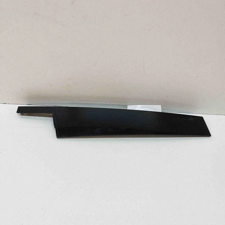 Front door glass trim molding 5LA837901