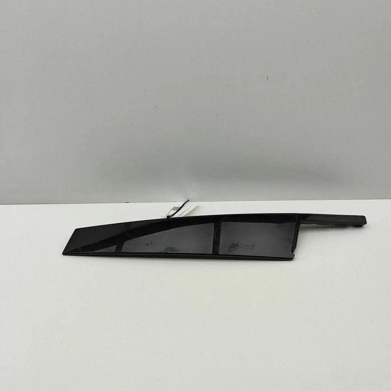 Esiukse klaasi liist – BMW 3-seeria G20 G21 (2019-)