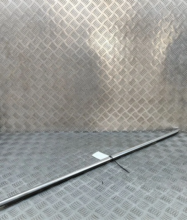 Priekšējo durvju stikla apdare 3G0837475