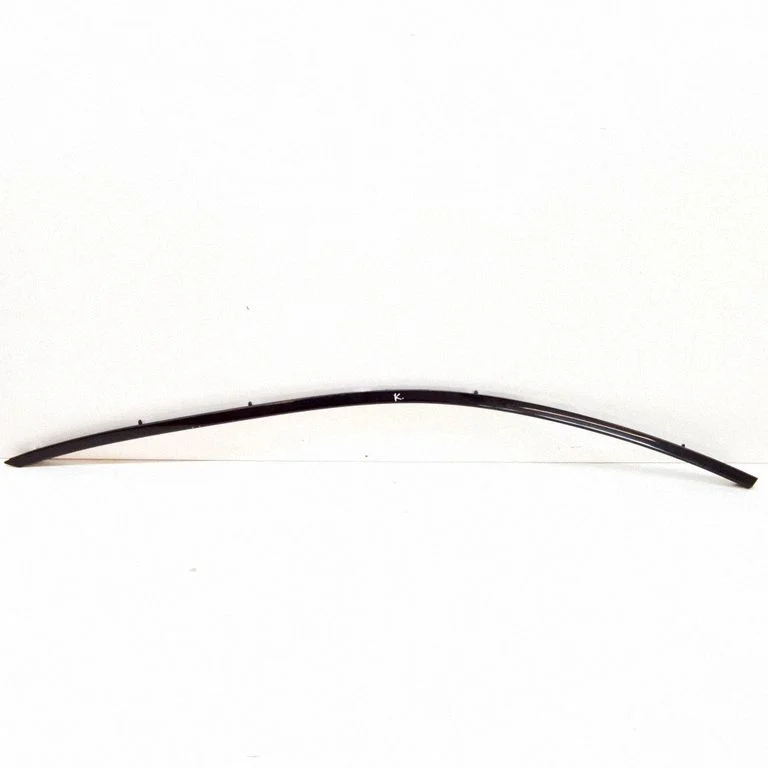 Front door glass trim molding 7221329