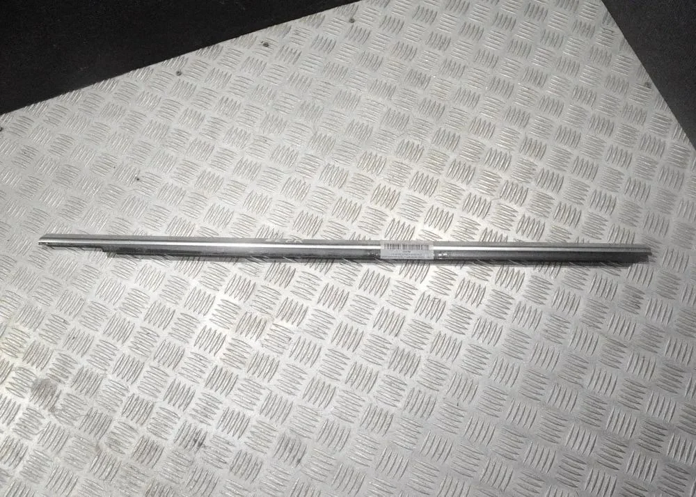 Front door glass trim molding – left