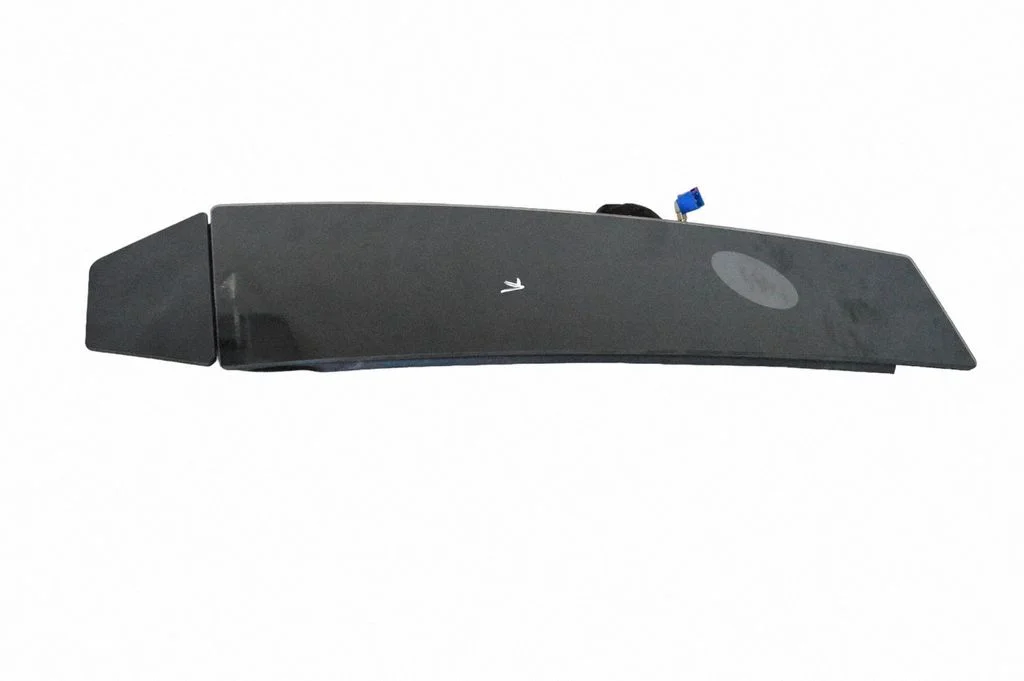 Front door glass trim molding – Tesla Model Y (2020-)
