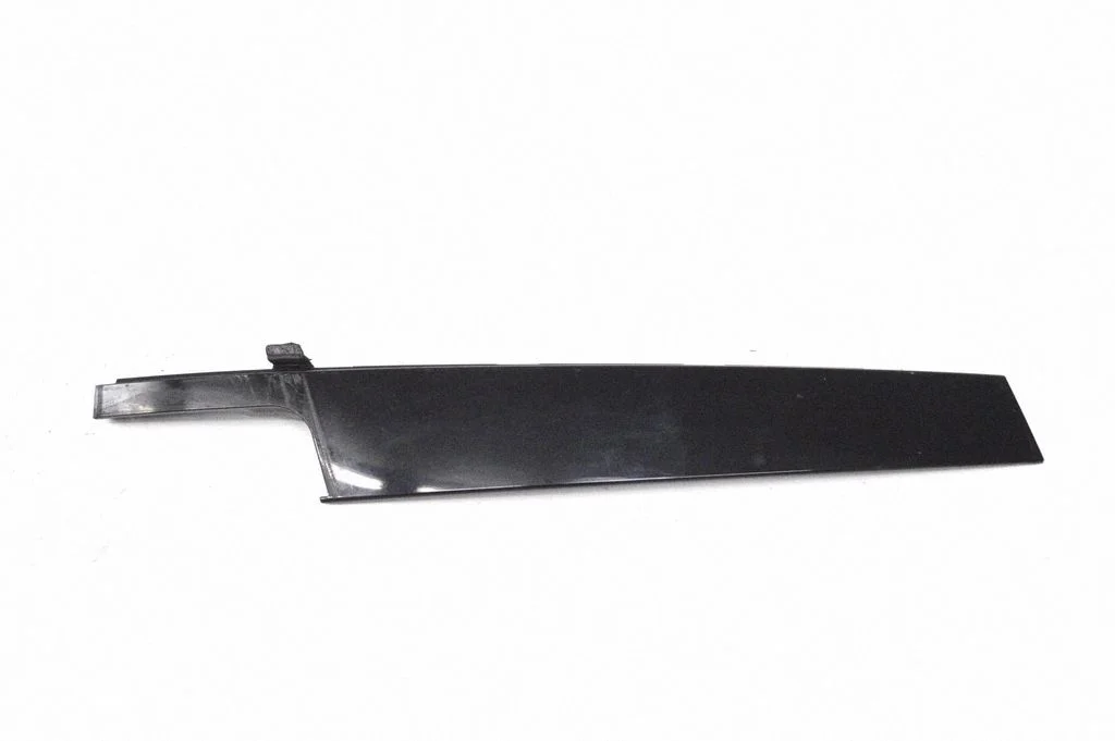 Front door glass trim molding – BMW 3 Series F30 F35 F31 (2012-2018)